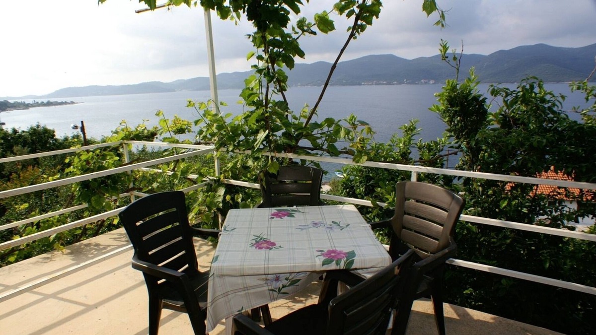 Viganj Apartment | Two bedroom apartment with terrace and sea view Viganj, Pelješac (A-260-a)