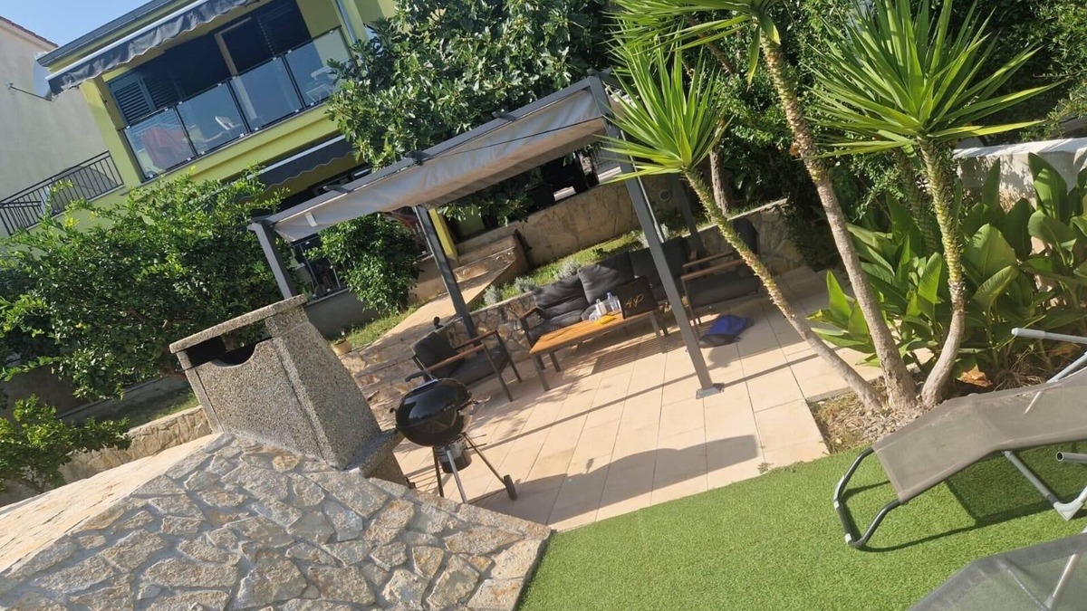 Poljica Apartment | Two bedroom apartment with terrace and sea view Poljica, Trogir (A-18634-a)