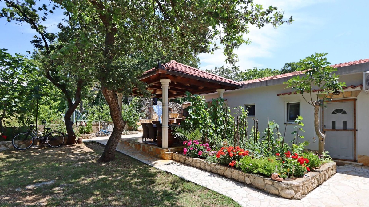 Potocnica Apartment | Two bedroom apartment with terrace Potočnica, Pag (A-6338-c)