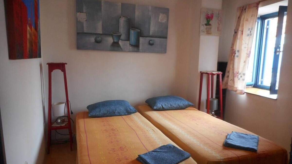 Susak Apartment | Two bedroom apartment with air-conditioning Susak, Lošinj (A-18202-a)