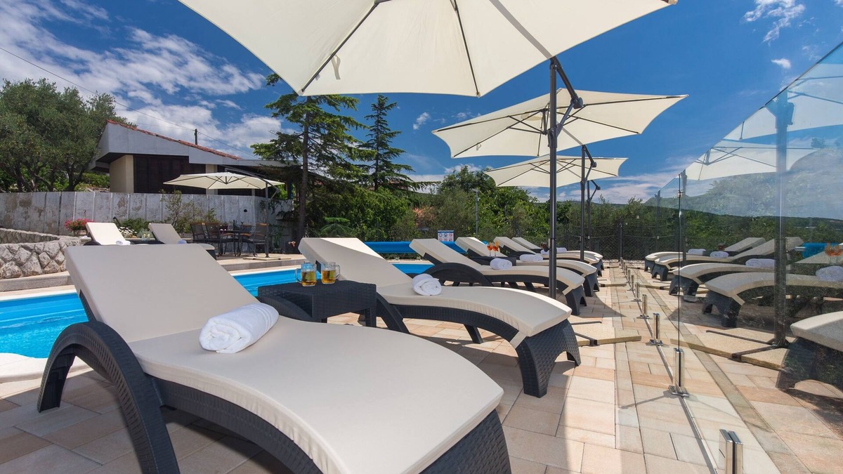 Punat Apartment | Two bedroom apartment with balcony and sea view Punat, Krk (A-5345-b)