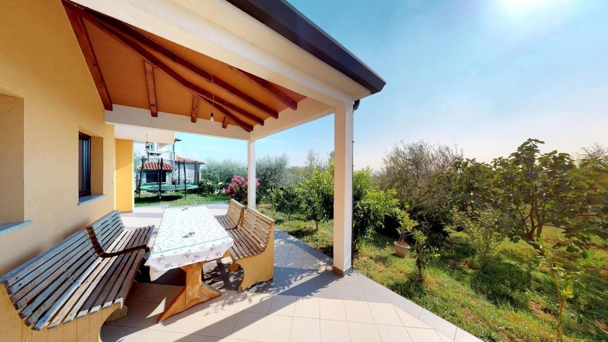 Vilanija Apartment | Two bedroom apartment with terrace Vilanija, Umag (A-17240-b)