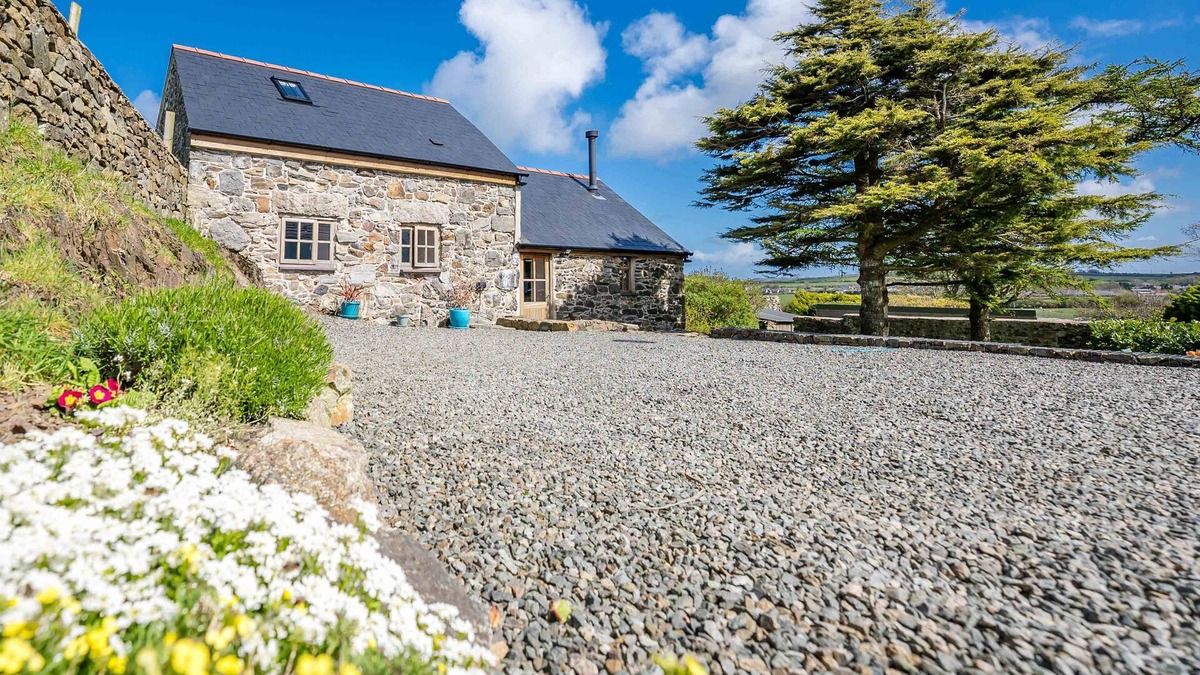 Llanerchymedd Cottage | Two bedroom barn conversion on Anglesey | Bwthyn-Cerrig