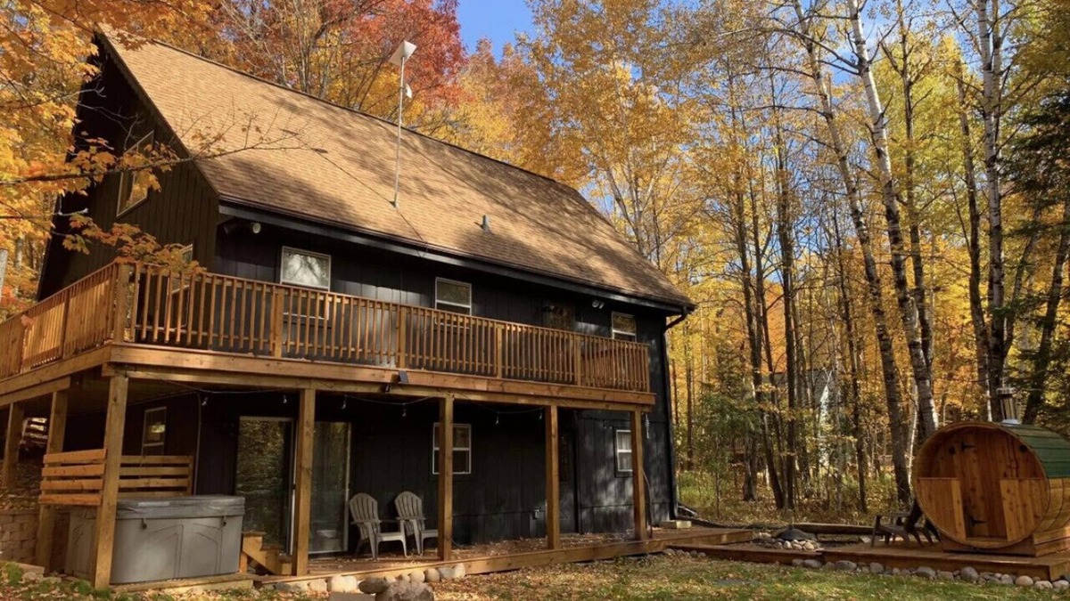 Stambaugh House | Two Bedroom Chalet Suite Steps From Ski Brule w/Outdoor Hot Tub & Sauna