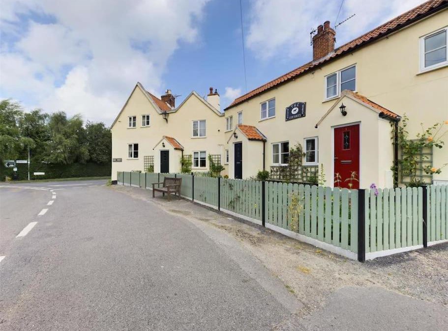 Grantham Apartment | Two Bedroom Cottage (rural setting with good Access links)