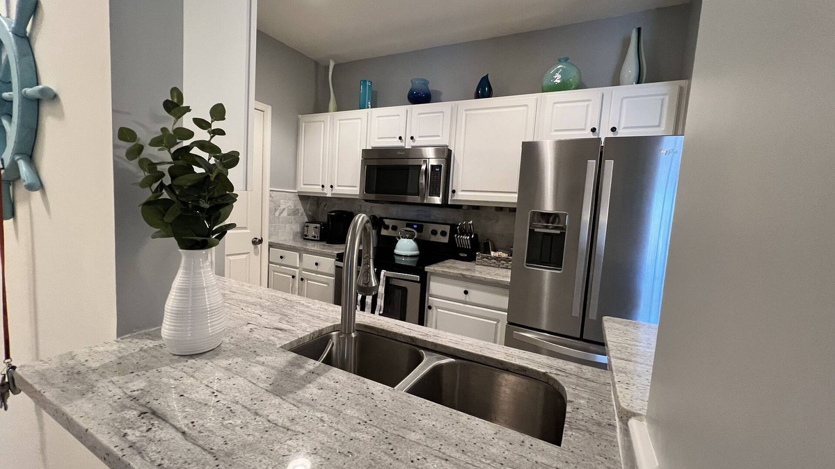 Rehoboth Beach Condo | Two bedroom, dog friendly condo with pool, between Lewes and Rehoboth Beach