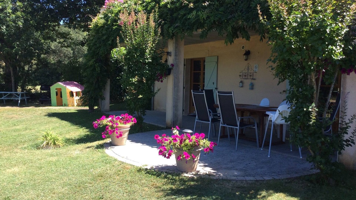 Domme Apartment | Two bedroom ground floor apartment, quiet location, ideal for young families.