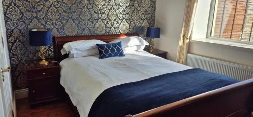 Kilronan House | Two Bedroom Holiday Home in Kilronan