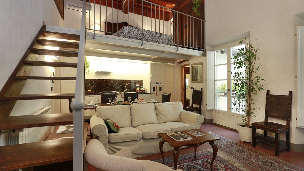 Oltrarno Apartment | TWO BEDROOM LOFT NEAR PONTE VECCHIO/OLD BRIDGE WITH FREE BREAKFAST ITEMS OFFERED
