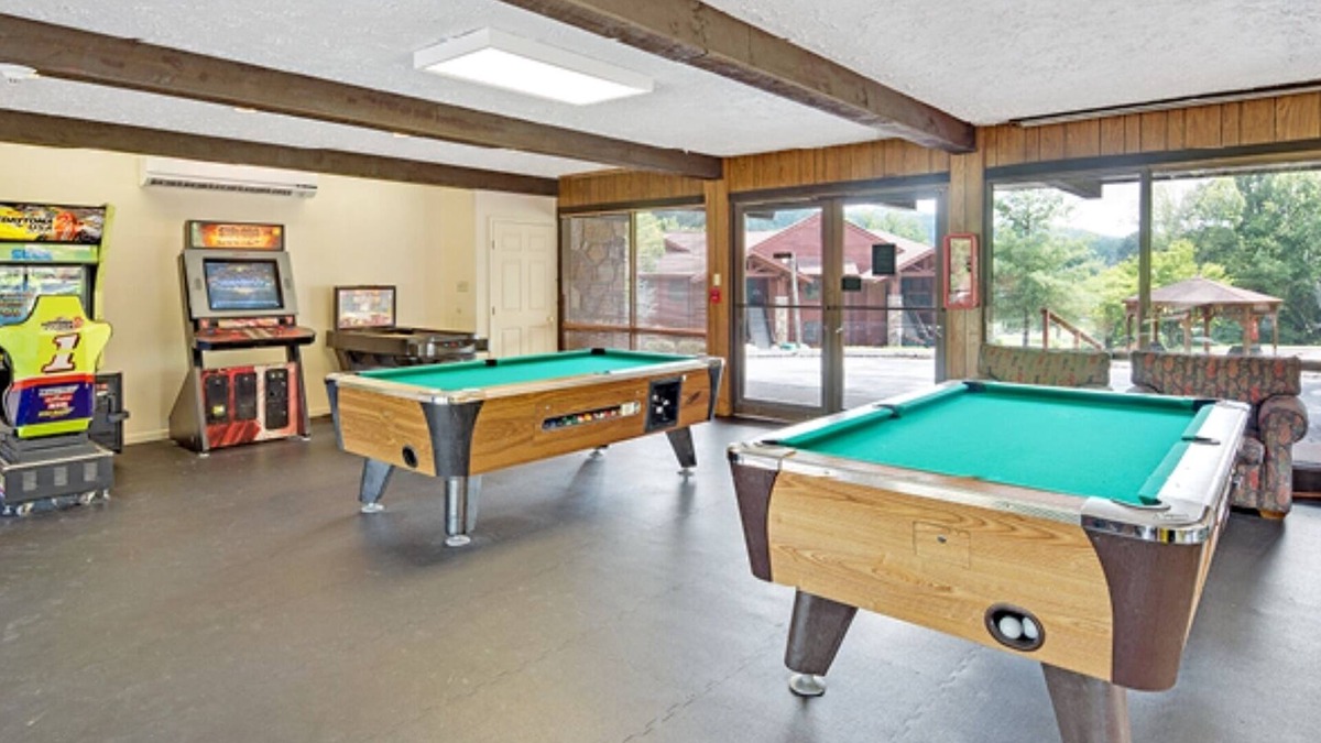 Pittman Center Condo | Two Bedroom Luxury Condo, Gatlinburg, TN (1948841)