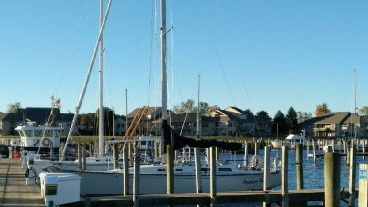 Bluffton House | Two Bedroom Sailboat