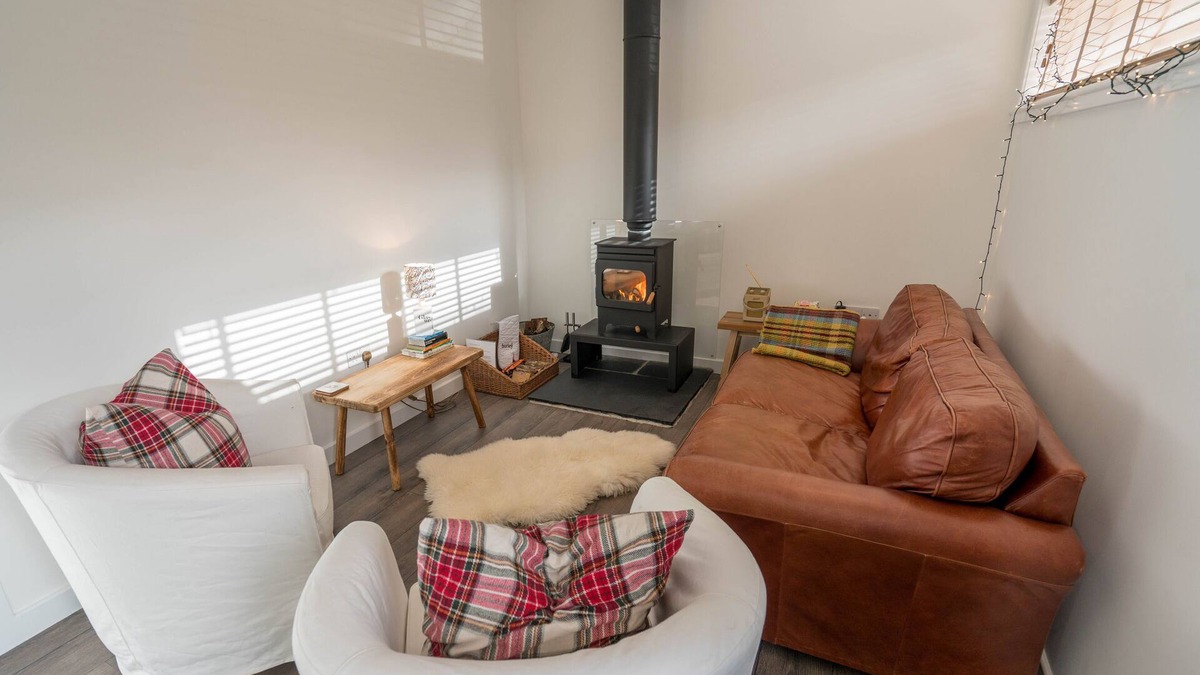 Balfron Apartment | Two bedroom, single-storey detached lodge.