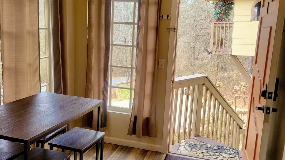 Marietta Apartment | Two-Bedroom-Suite in the Woods