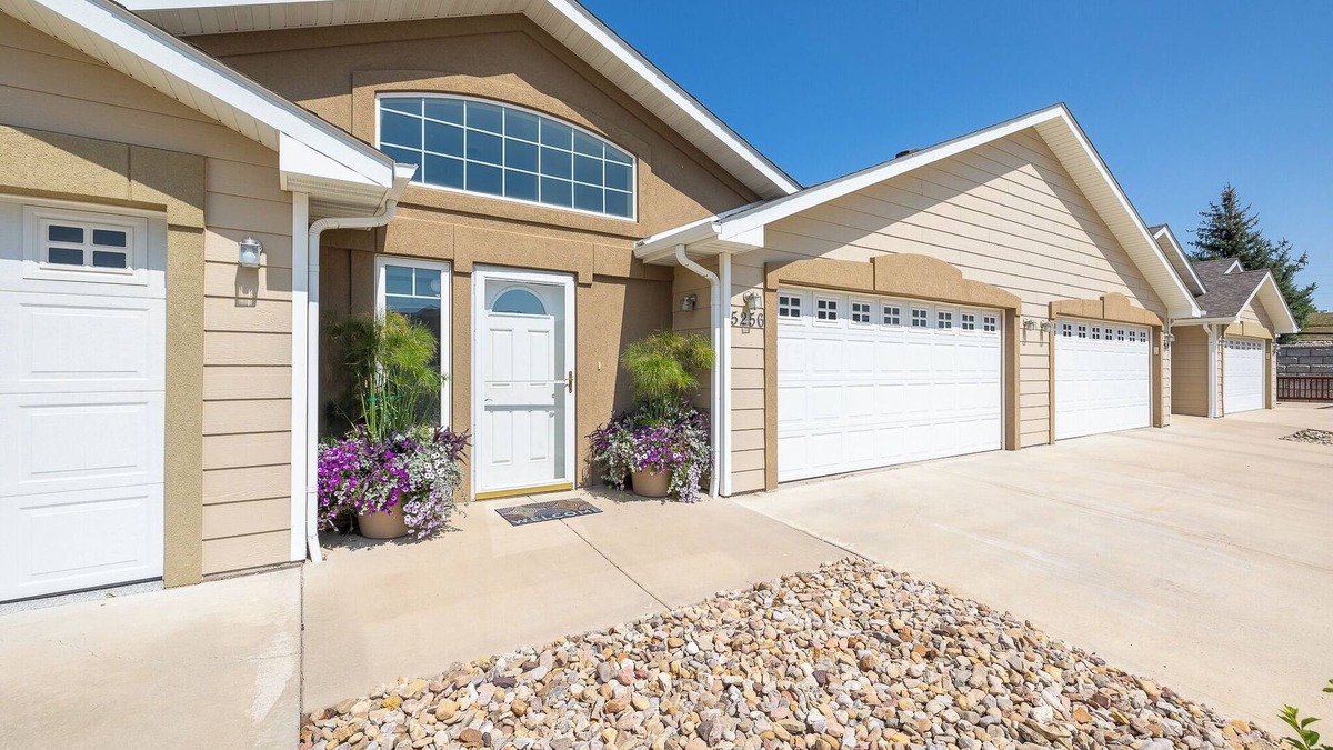 Rapid Valley House | Two bedroom townhome, central to most popular destinations within Rapid City.