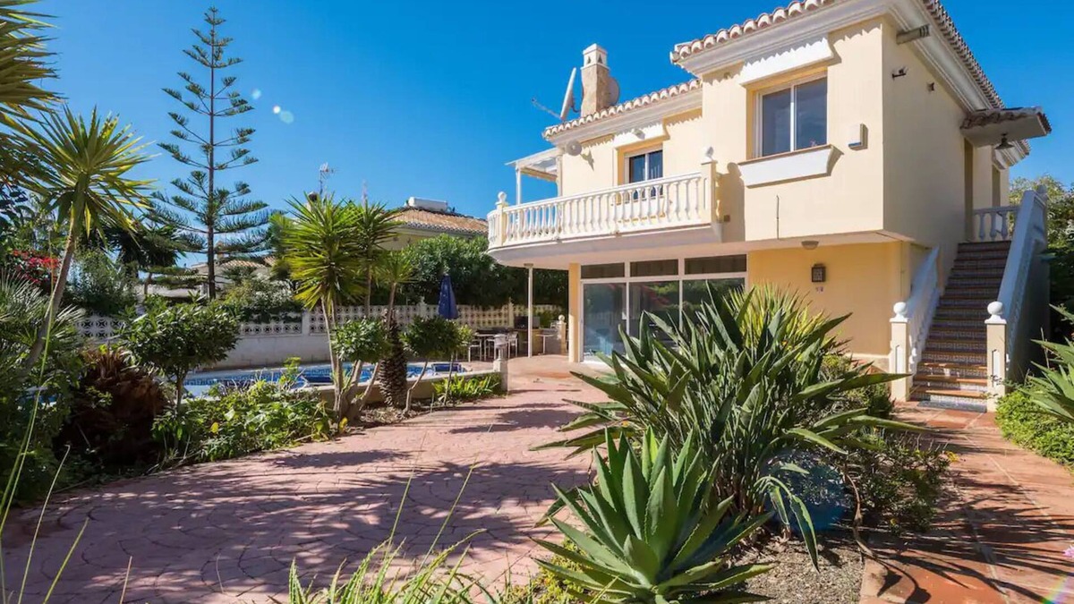 Almayate Bajo Villa | Two bedroomed Ground floor apartment with private pool