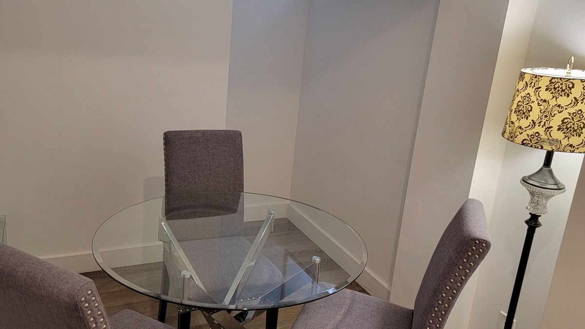 Sherwood Park Apartment | Two Bedrooms Modern Cozy Suite