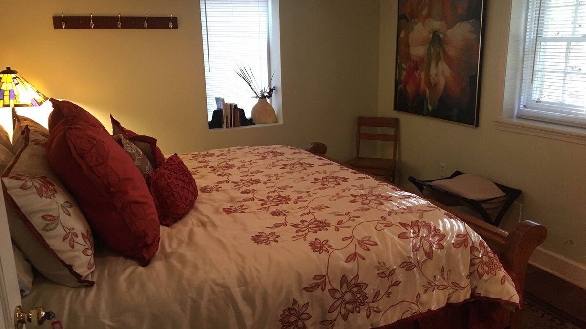 Jefferson Other | Two Bedrooms - Sleeps 4 Guests: in Farmhouse on rural sheep and goat farm