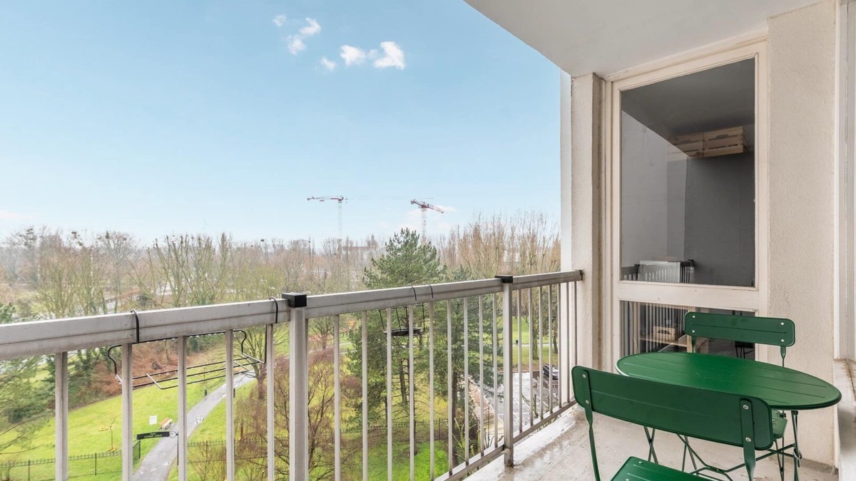 La Madeleine Apartment | Two bedrooms with balcony