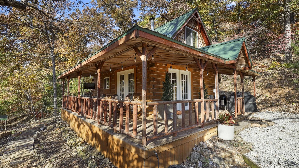 Lincoln Cabin | Two Cabins! Calmer section of Ozarks. Privacy, Dock, Views, 1 Acre, Fire pit!