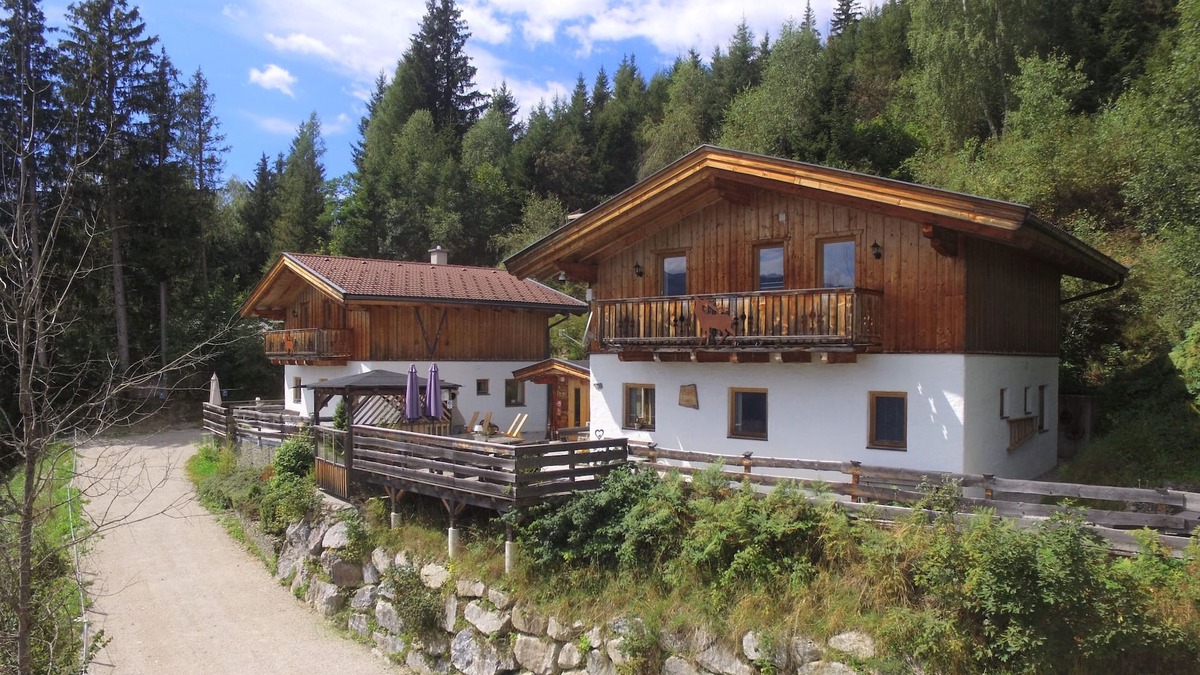 Aufhausen Ski Chalet | Two chalets with sauna with fantastic mountain panorama