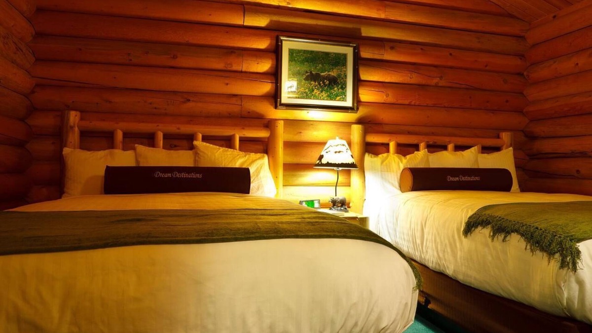 Moran Hotel | Two Enchanting Mountain Cabin with Lodge Feel | Close to Yellowstone