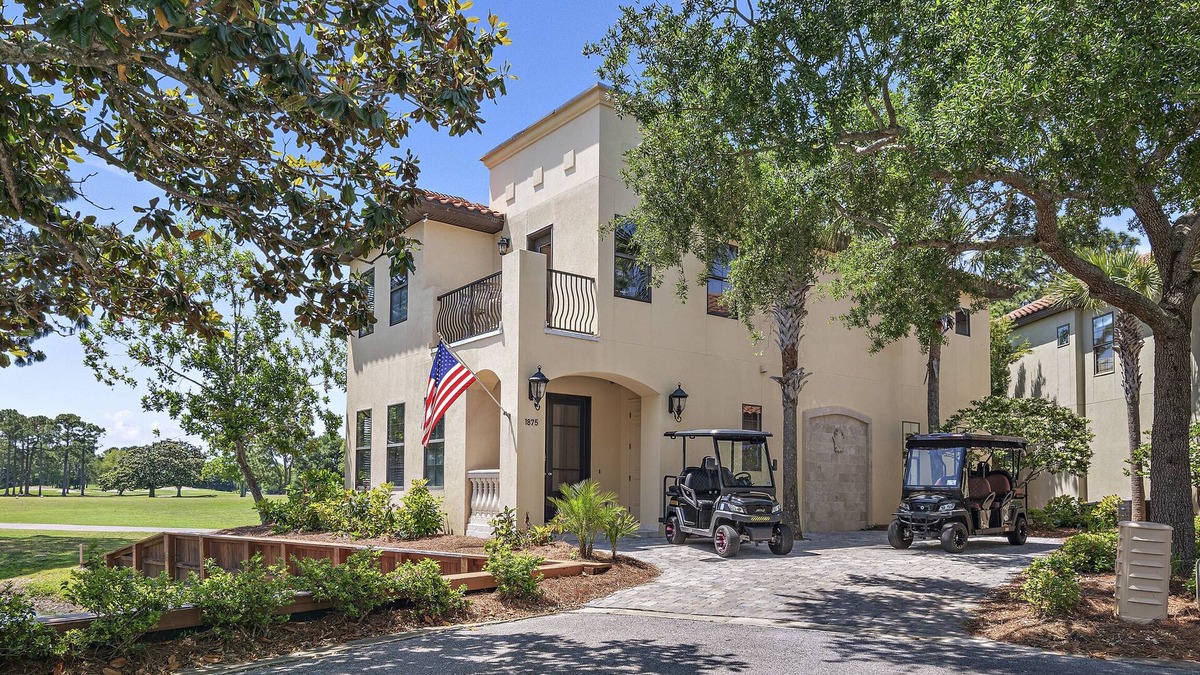 Villa Lago House | Two Golf Carts ~ Golf Course Views ~ Community Pool
