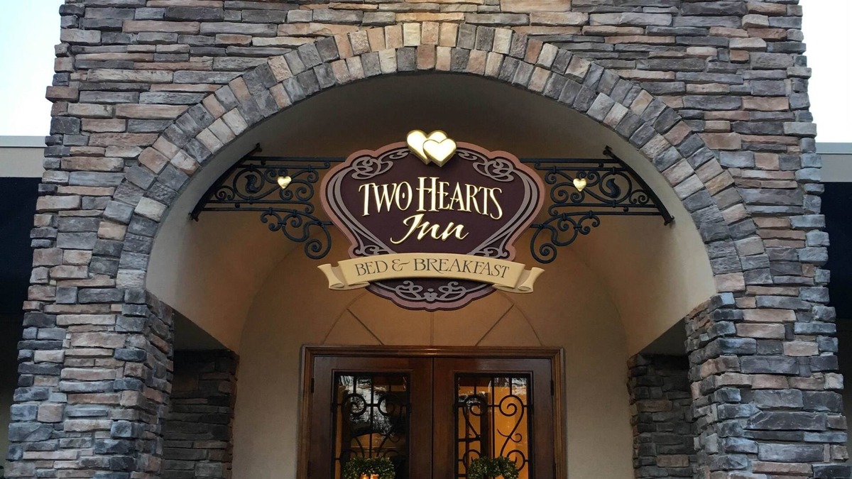 Edmond Bed & Breakfast | Two Hearts Inn
