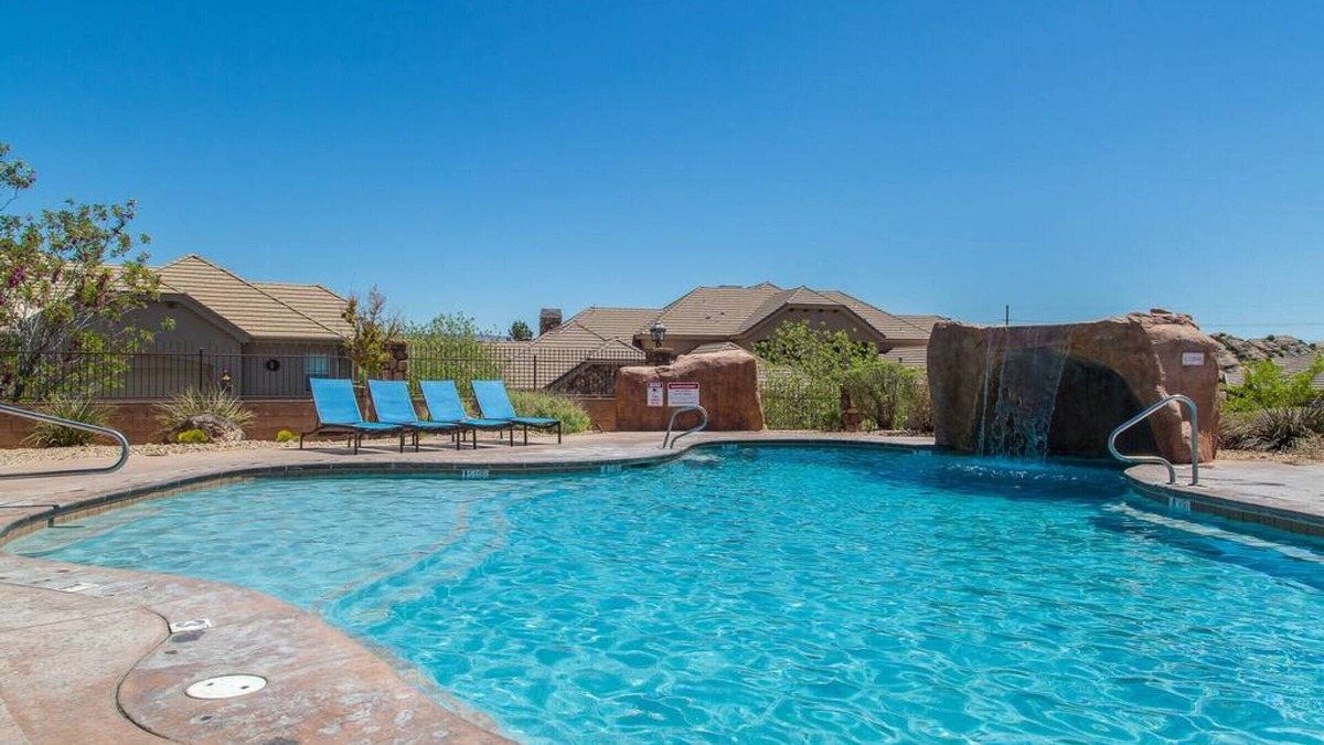 Washington House | Two heated pools/spas, pond, backyard w/BBQ