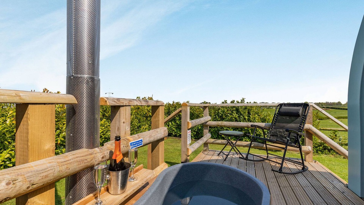 Flint Cottage | Two Hoots
