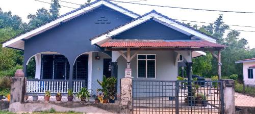 Kampong Raja House | Two One Homestay