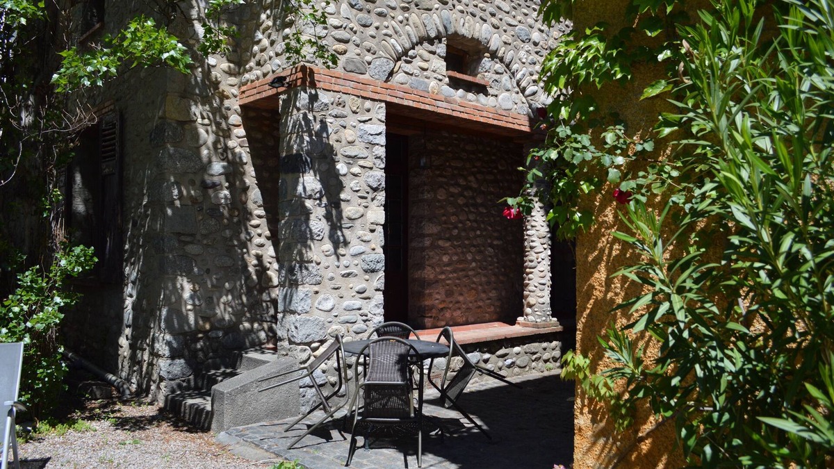 Prades Cottage | Two person gite in town of Prades (2 people maximum)