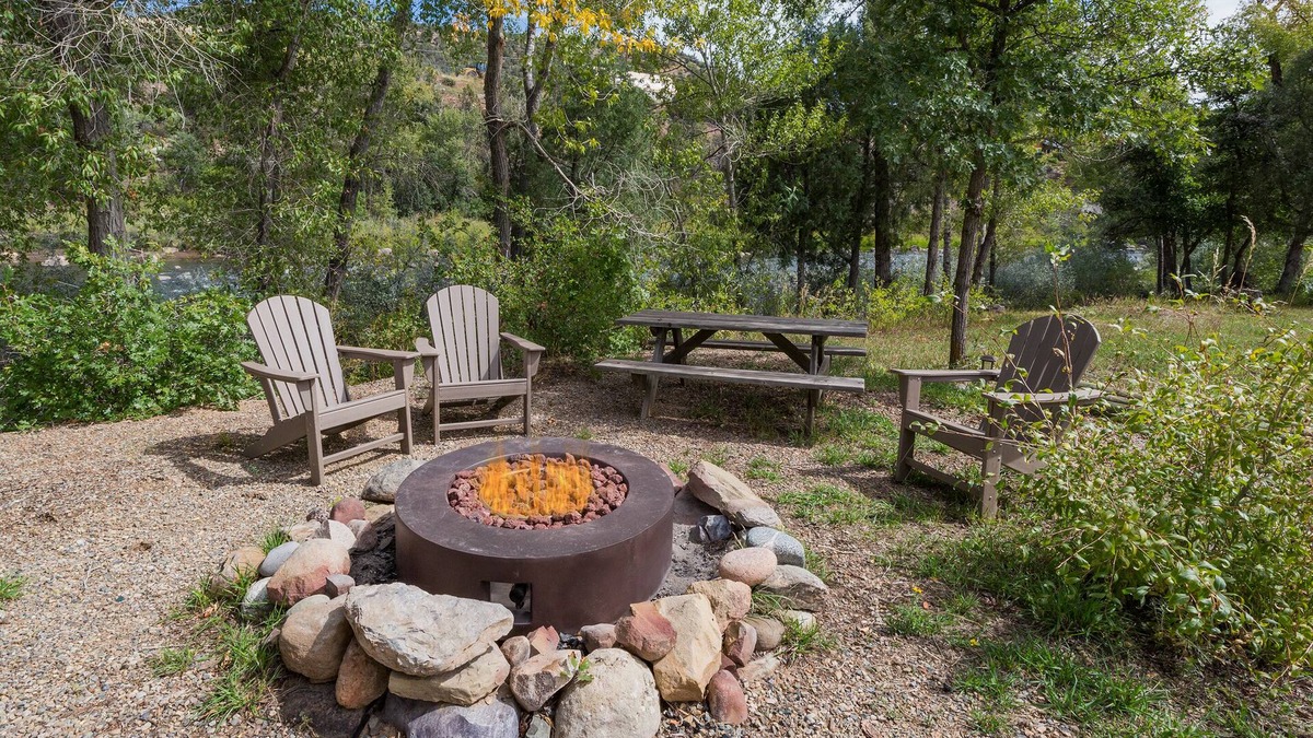 Durango House | Two Pet Friendly Rustic Cabins on the Animas River - 6 Min to Downtown DGO