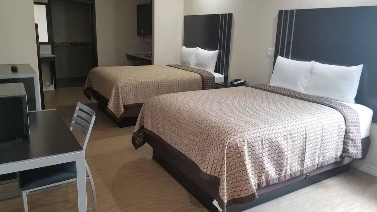 Bay City Hotel | Two Queen Non-Smoking Room, Scottish Inns and Suites Bay City TX, Free Parking