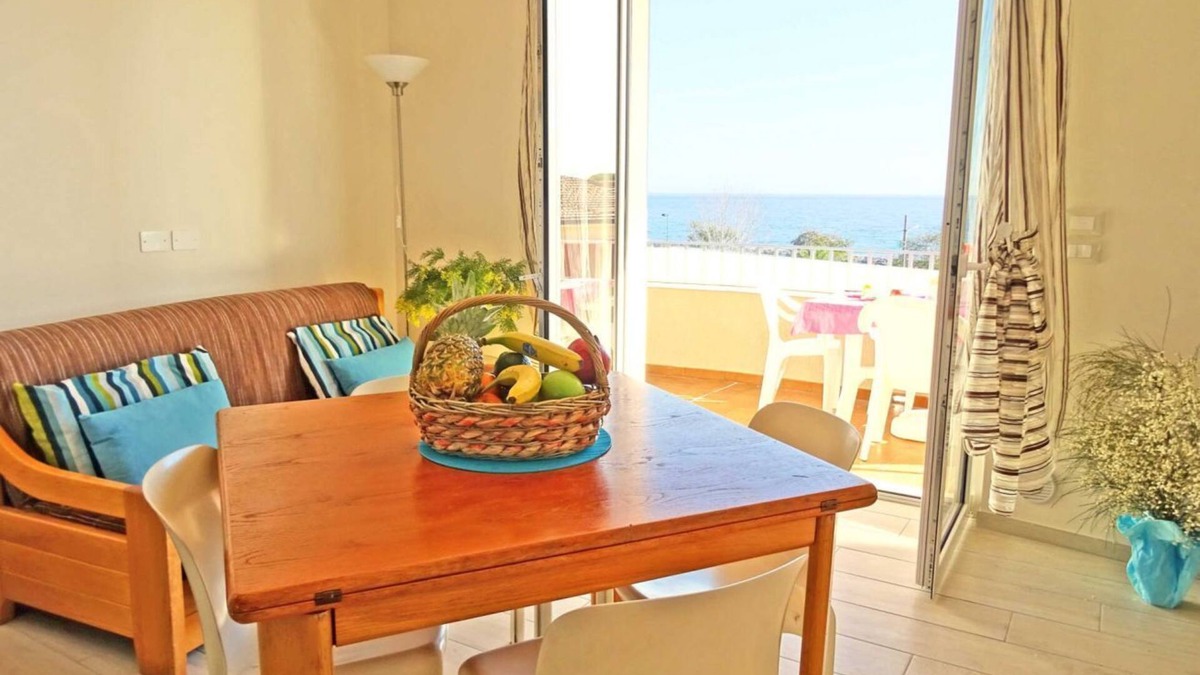 Santo Stefano al Mare Apartment | TWO-ROOM APARTMENT 50 metres from the SEA and 7 KM from SANREMO