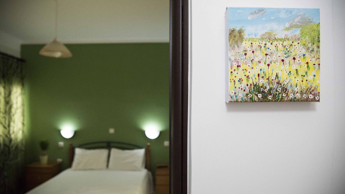Ampelokipoi Apartment | Two Roses: the Olive House