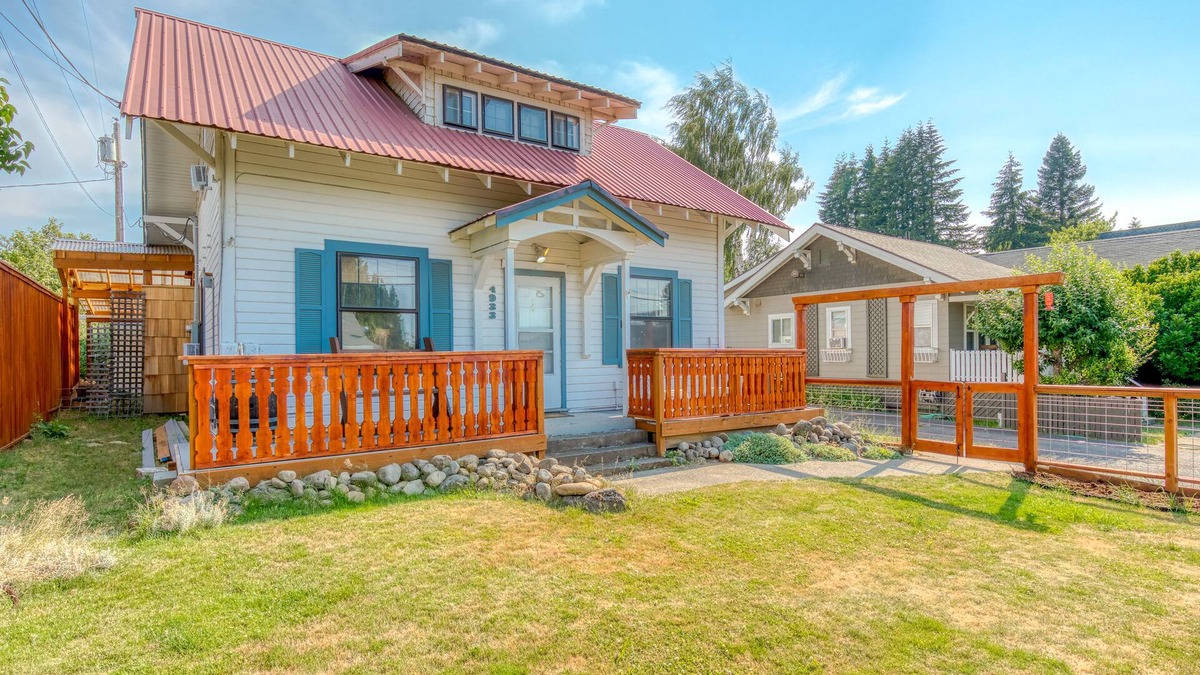 Parkdale House | Two-story, mountain view getaway with a private hot tub, wood stove & fast WiFi