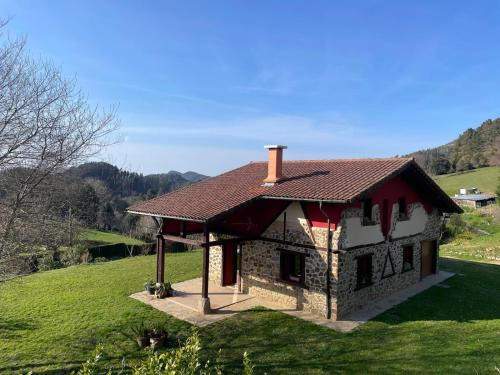 Nabarniz House | Txatonea