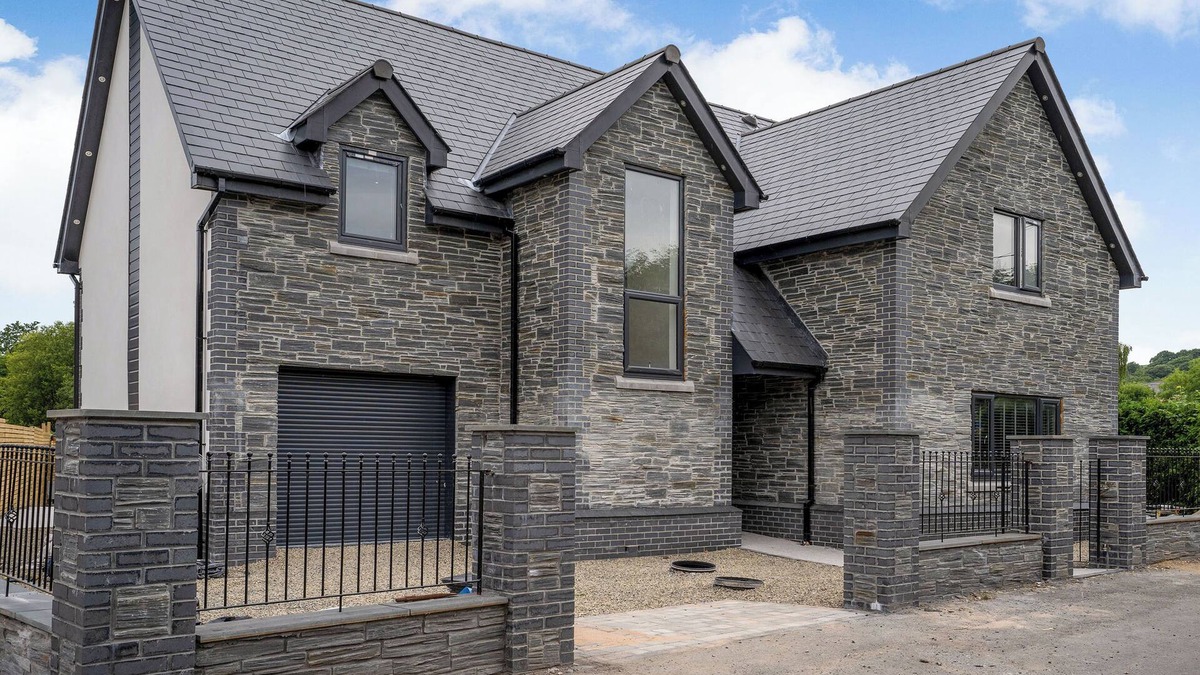 Ammanford Cottage | Ty Afon Reg - UK38509