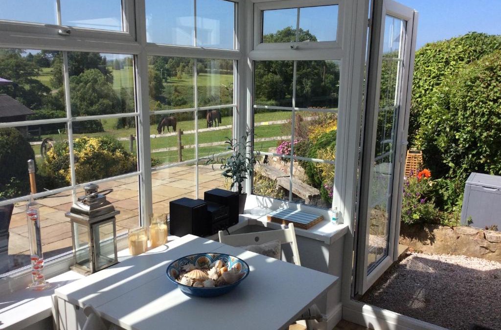 Betws yn Rhos House | Ty Bach, 1 bedroom home with hot tub and views