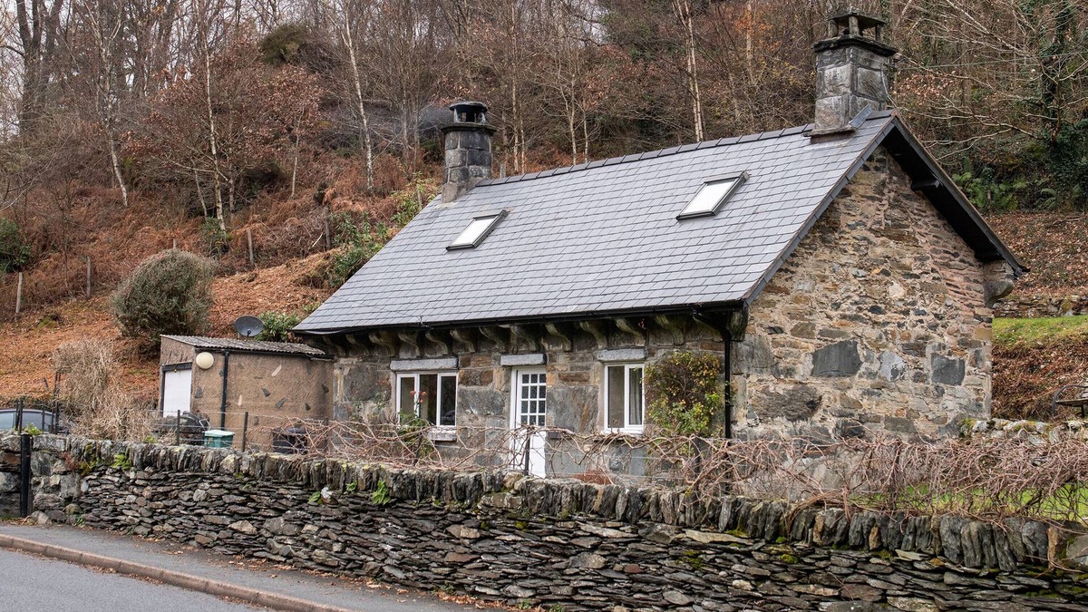 Gwynedd- Snowdonia Cottage | Ty Bont - Two Bedroom Cottage, Sleeps 5