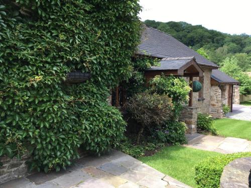 Tongwynlais Apartment | Ty Carreg Fach Staycation Cottage Cardiff