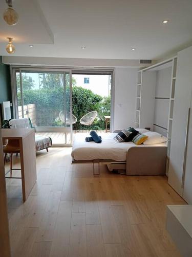 Moulin du Comte Apartment | Ty Jolie Super Grand Studio avec Parking et Terrasse