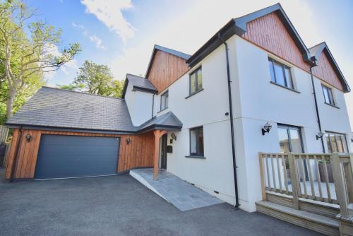 New Quay House | Ty Ni