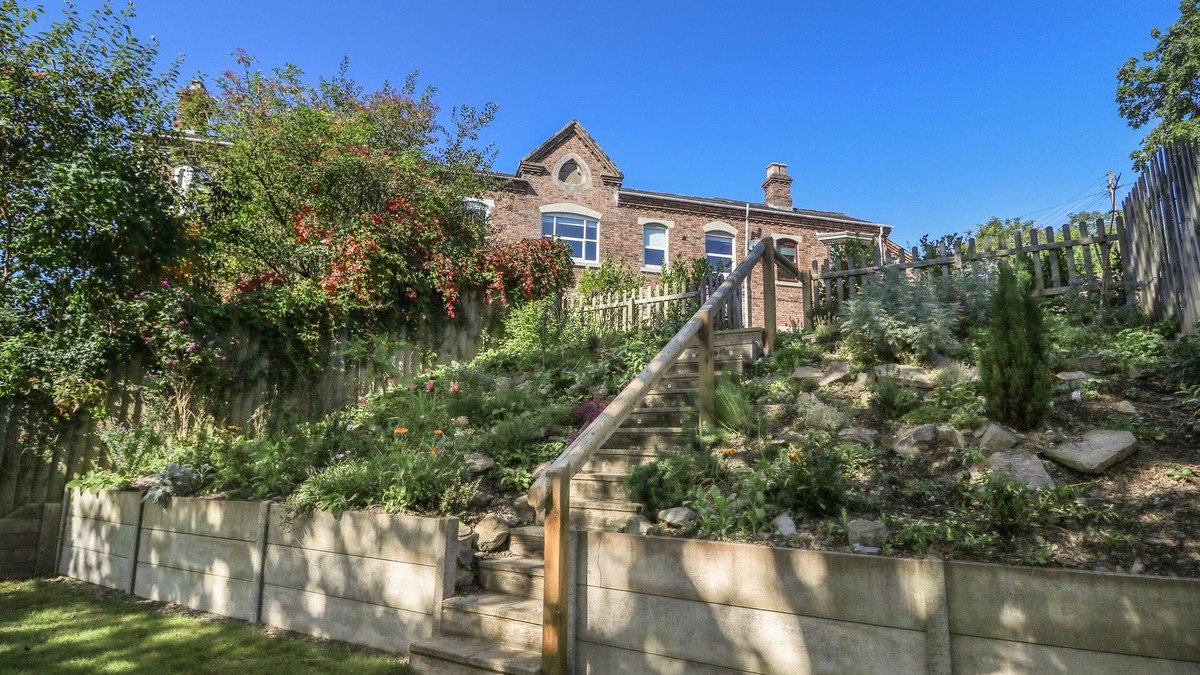 Disserth and Trecoed Cottage | Ty'r Orsaf