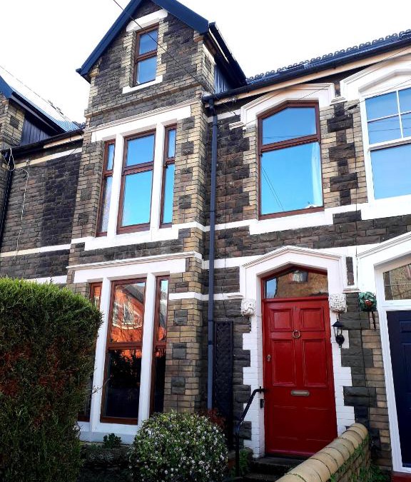 Neath Bed & Breakfast | Tŷ Selah, Rugby Ave, Neath