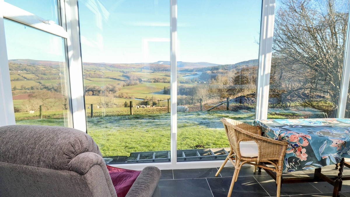 Llanfihangel Tal-y-llyn Cottage | Ty Twmp/Tump Cottage