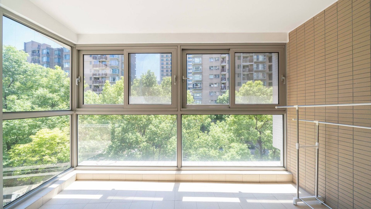 Xujiahui Bed & Breakfast | Tyms Stylish 3BR 2BA Apt Xuhui Center