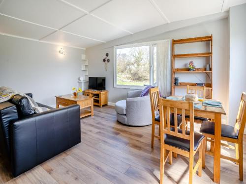 Bethania House | Tynrhos Lake View