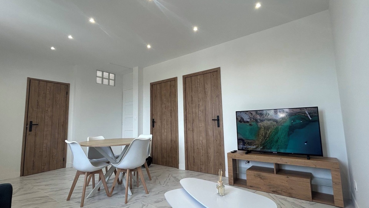 La Belle de Mai Apartment | Type 3 apartment with air conditioning and brand new wifi