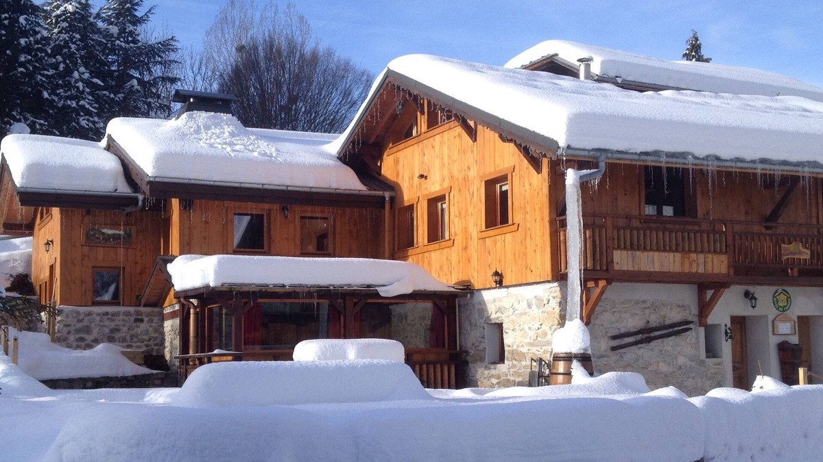 Chatillon-sur-Cluses Ski Chalet | Typical chalet: Gite la Cassandrine close to Morillon and Samoëns